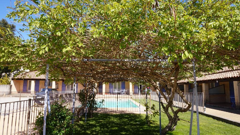 Appartements " Le Clos De La Cerisaie" Castillon-du-Gard Eksteriør billede