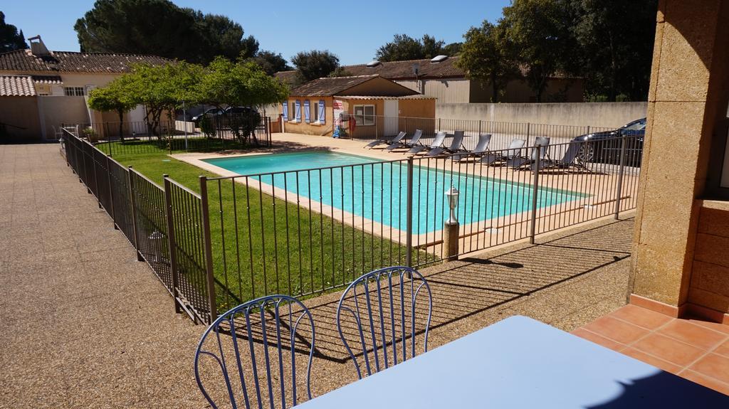 Appartements " Le Clos De La Cerisaie" Castillon-du-Gard Eksteriør billede