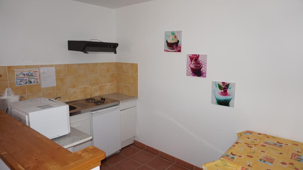 Appartements " Le Clos De La Cerisaie" Castillon-du-Gard Eksteriør billede