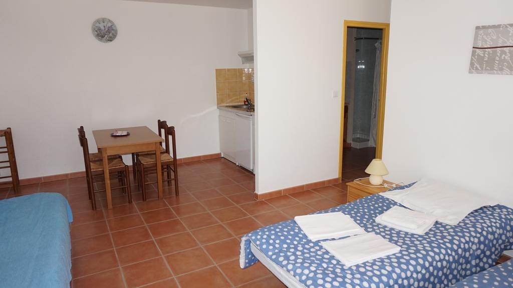 Appartements " Le Clos De La Cerisaie" Castillon-du-Gard Eksteriør billede