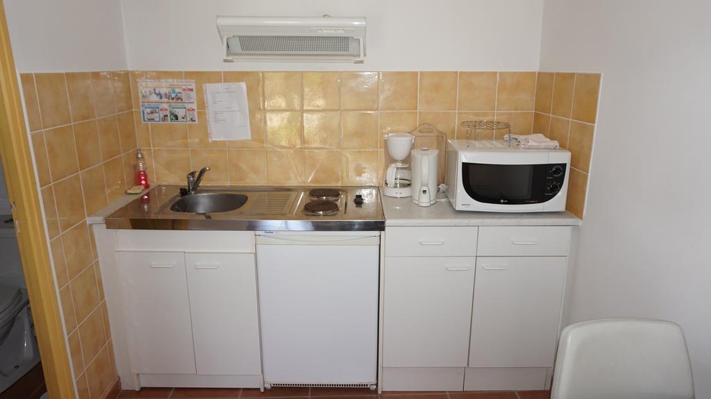 Appartements " Le Clos De La Cerisaie" Castillon-du-Gard Eksteriør billede
