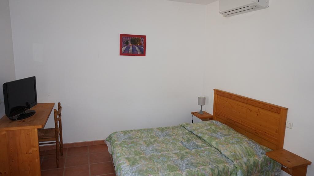 Appartements " Le Clos De La Cerisaie" Castillon-du-Gard Eksteriør billede