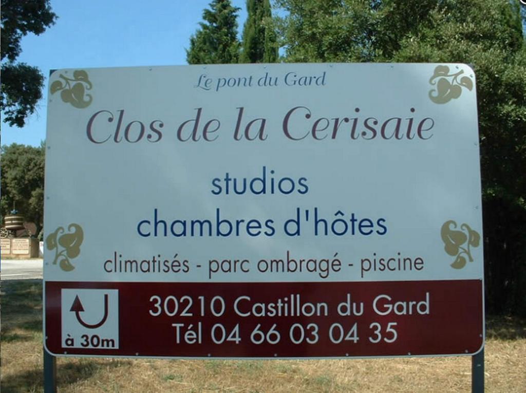 Appartements " Le Clos De La Cerisaie" Castillon-du-Gard Eksteriør billede