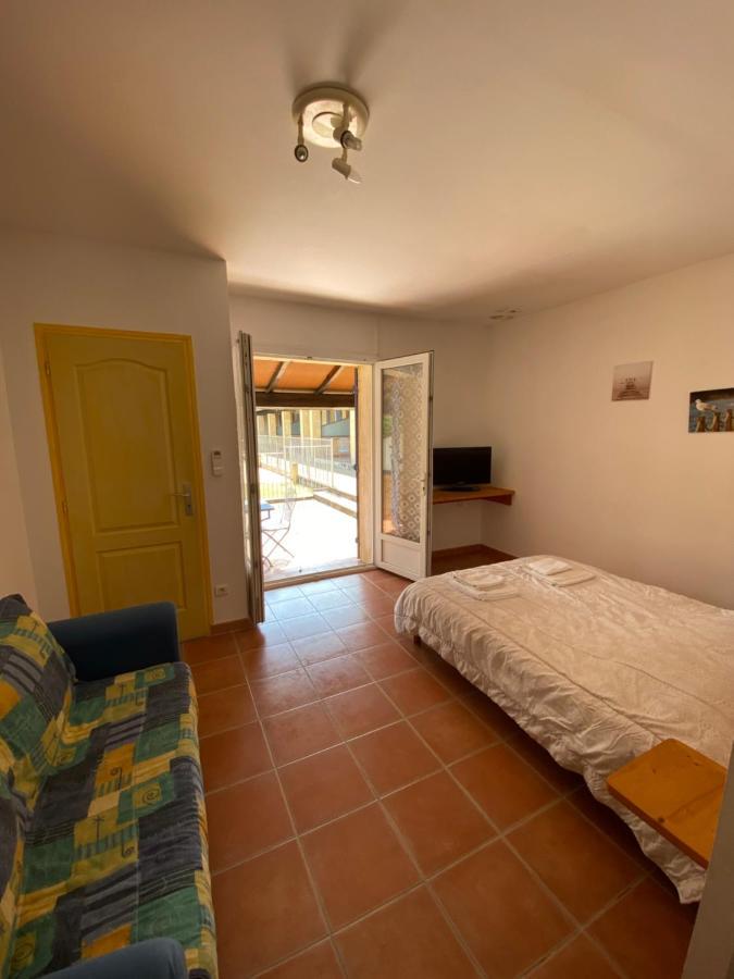 Appartements " Le Clos De La Cerisaie" Castillon-du-Gard Eksteriør billede