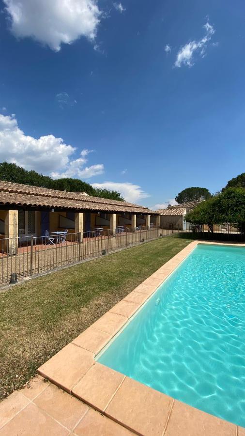 Appartements " Le Clos De La Cerisaie" Castillon-du-Gard Eksteriør billede